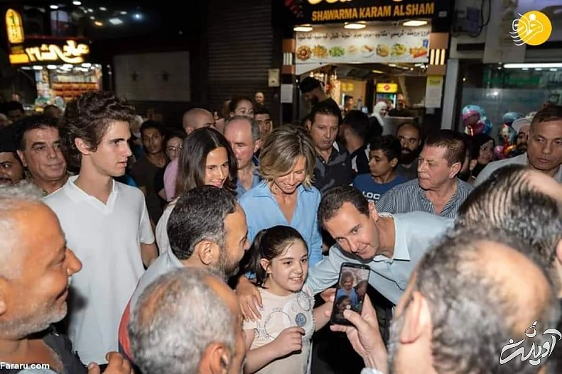 ساندویچ خوری بشار اسد و خانواده اش در خیابان‌ های دمشق/ عکس